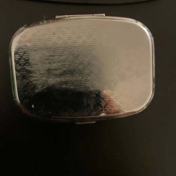 Las Vegas pill box - Picture 3 of 3